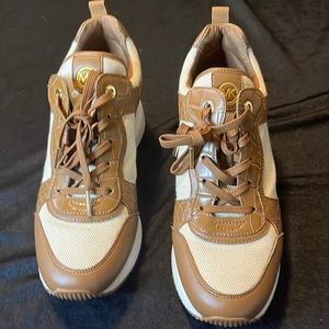 Michael Kors brown brown gold shoes